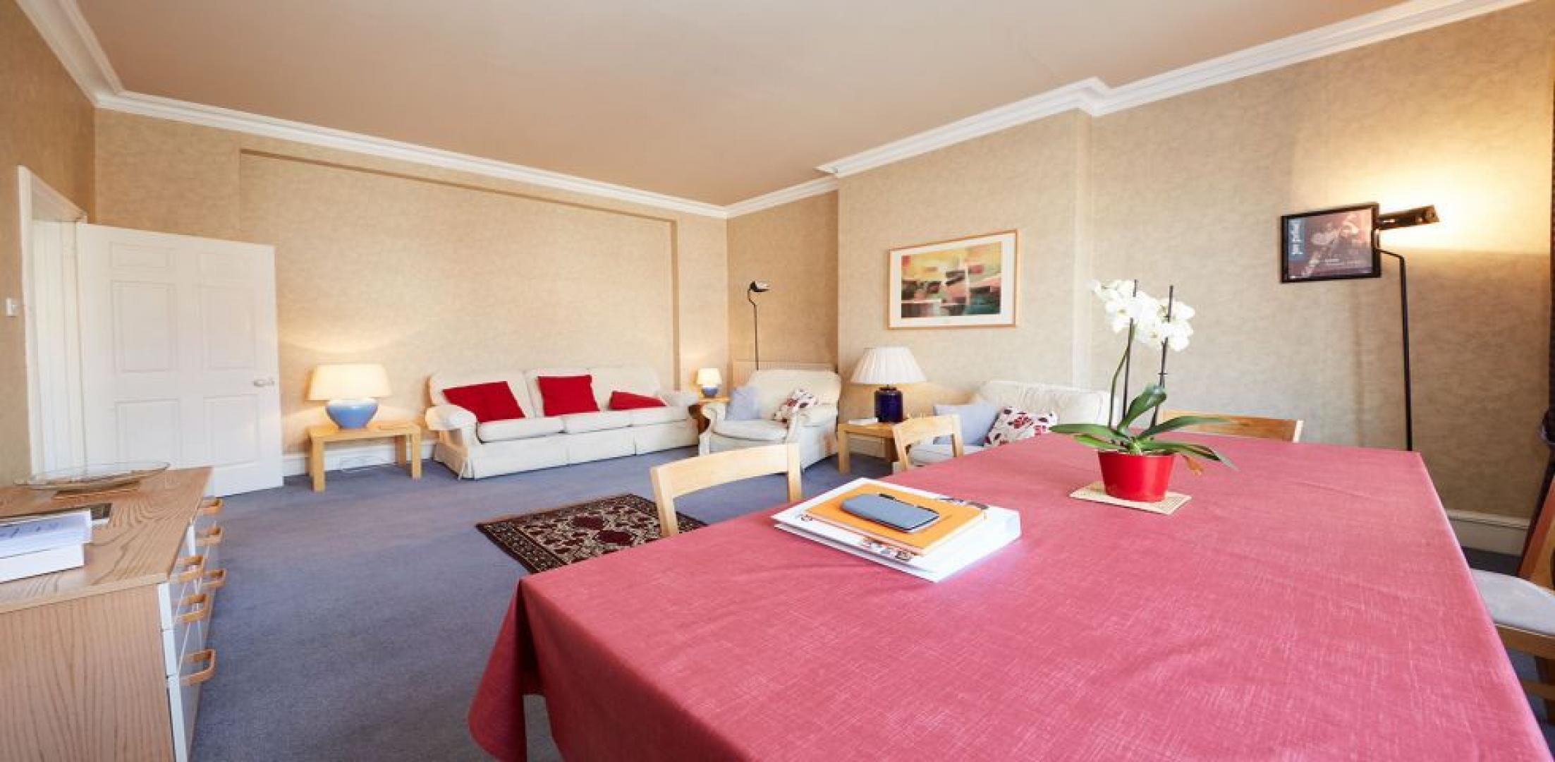 			3 Bedroom, 1 bath, 1 reception Flat			 Aberdare Gardens, WEST HAMPSTEAD